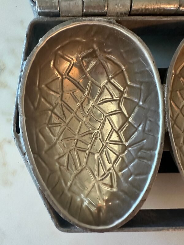 Vintage Metal Easter Egg Hinged Chocolate Mold - Image 2