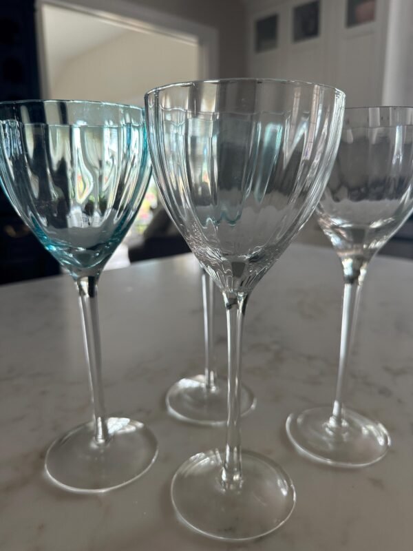 4 Discontinued Vintage Wine Glasses by Anton Studio - Image 3