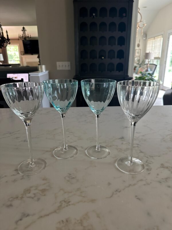 4 Discontinued Vintage Wine Glasses by Anton Studio - Image 9