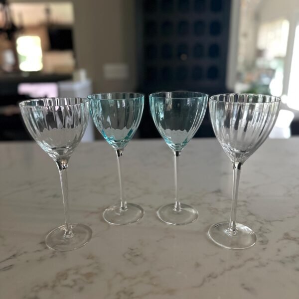 4 Discontinued Vintage Wine Glasses by Anton Studio - Image 4