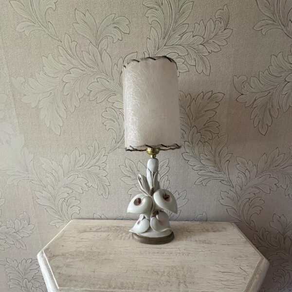 MCM Vintage Ceramic Chalkware Dresser Lamp with Fiberglass Lampshade Working
