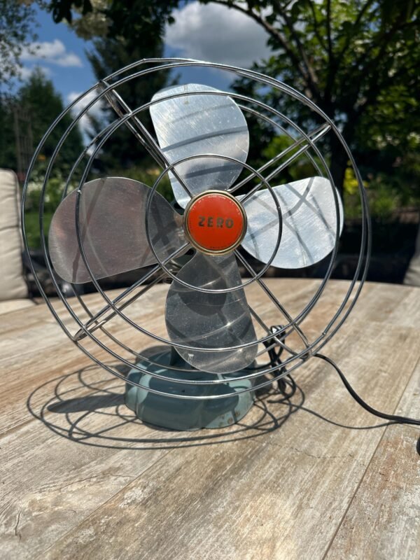 1950s McGraw Edison Zero Oscillating 4 Blade Fan - Image 4