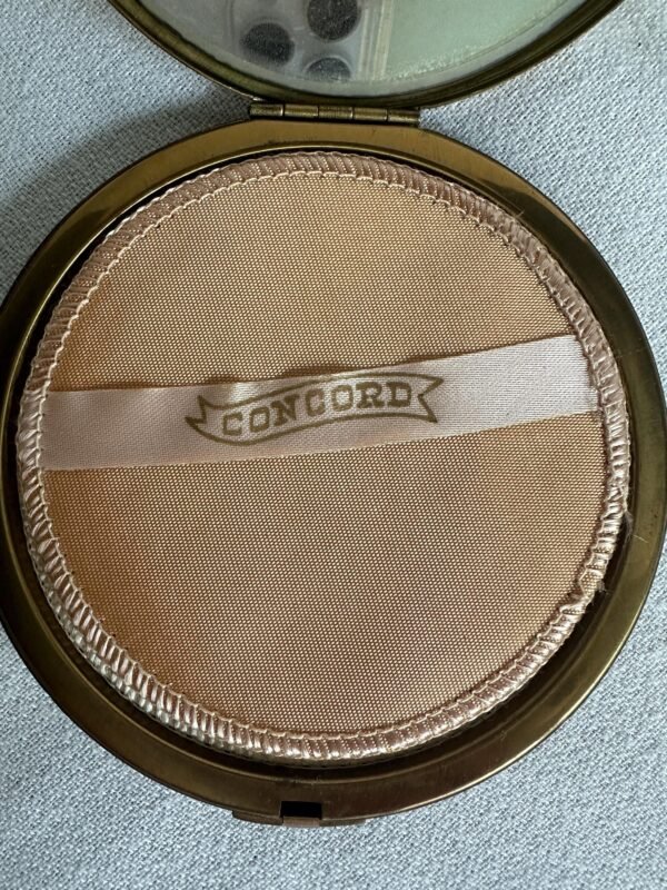 Vintage Powder Compact Large Flapjack Style - Image 6