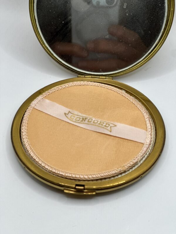 Vintage Powder Compact Large Flapjack Style - Image 9