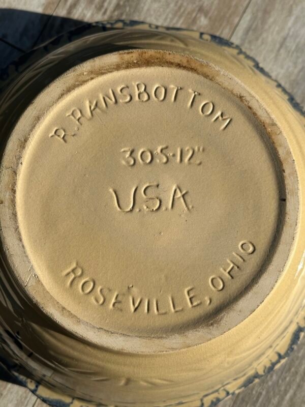 Large Vintage R Ransbottom Roseville OH Mixing Bowl Like New - Image 4