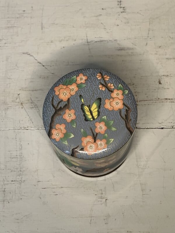 Vintage Biscuit Tea or Sweets Tin Daher Design - Image 4