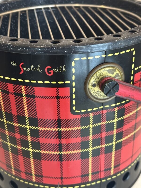 Iconic 1950s-1970s Plaid Skotch Portable Picnic Grill - Image 3