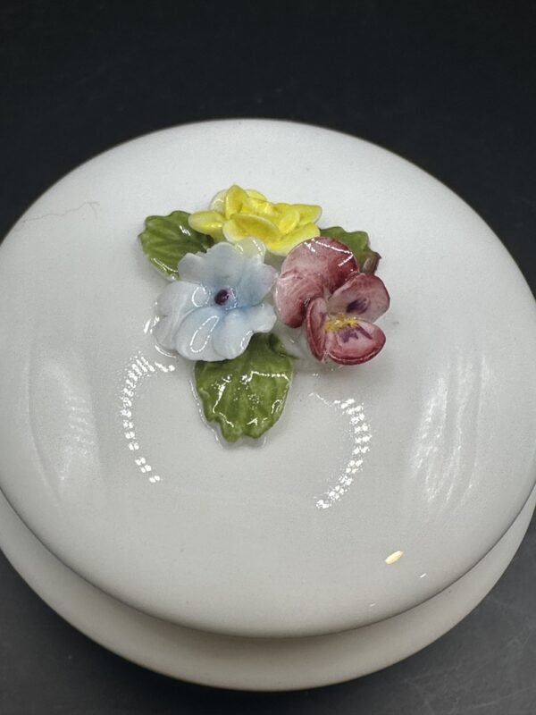 Vintage Coalport China Trinket Box with Delicate Applied Flowers - Image 5