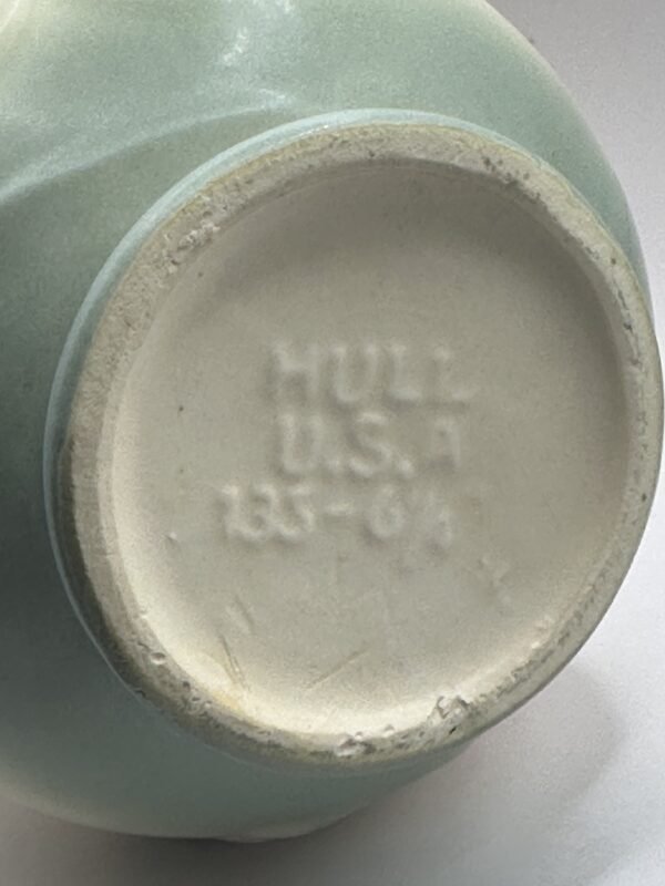 Collectible 1940s Hull Camellia Rose Ring Handled Vase No. 135 - Image 4