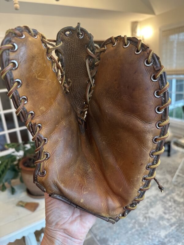 1940s MacGregor Goldsmith Three Finger 1st Baseman's Glove - Image 2