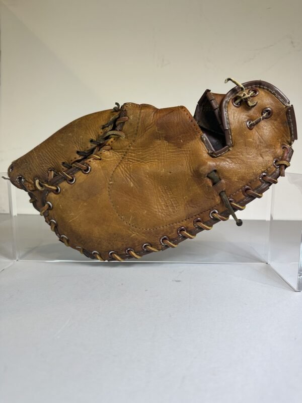 1940s MacGregor Goldsmith Three Finger 1st Baseman's Glove - Image 3